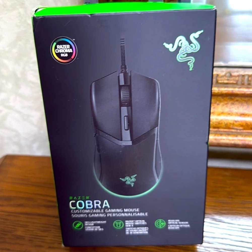 Razer Cobra Gaming Mouse Customizable - lightweight design. Black and Green